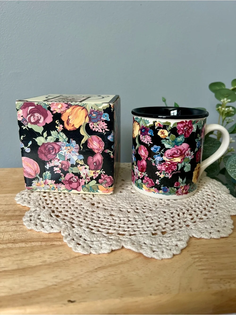 Vintage 1989 Ceramic Coffee Mug in Black w/ Multicolor Blooms w/Original Box